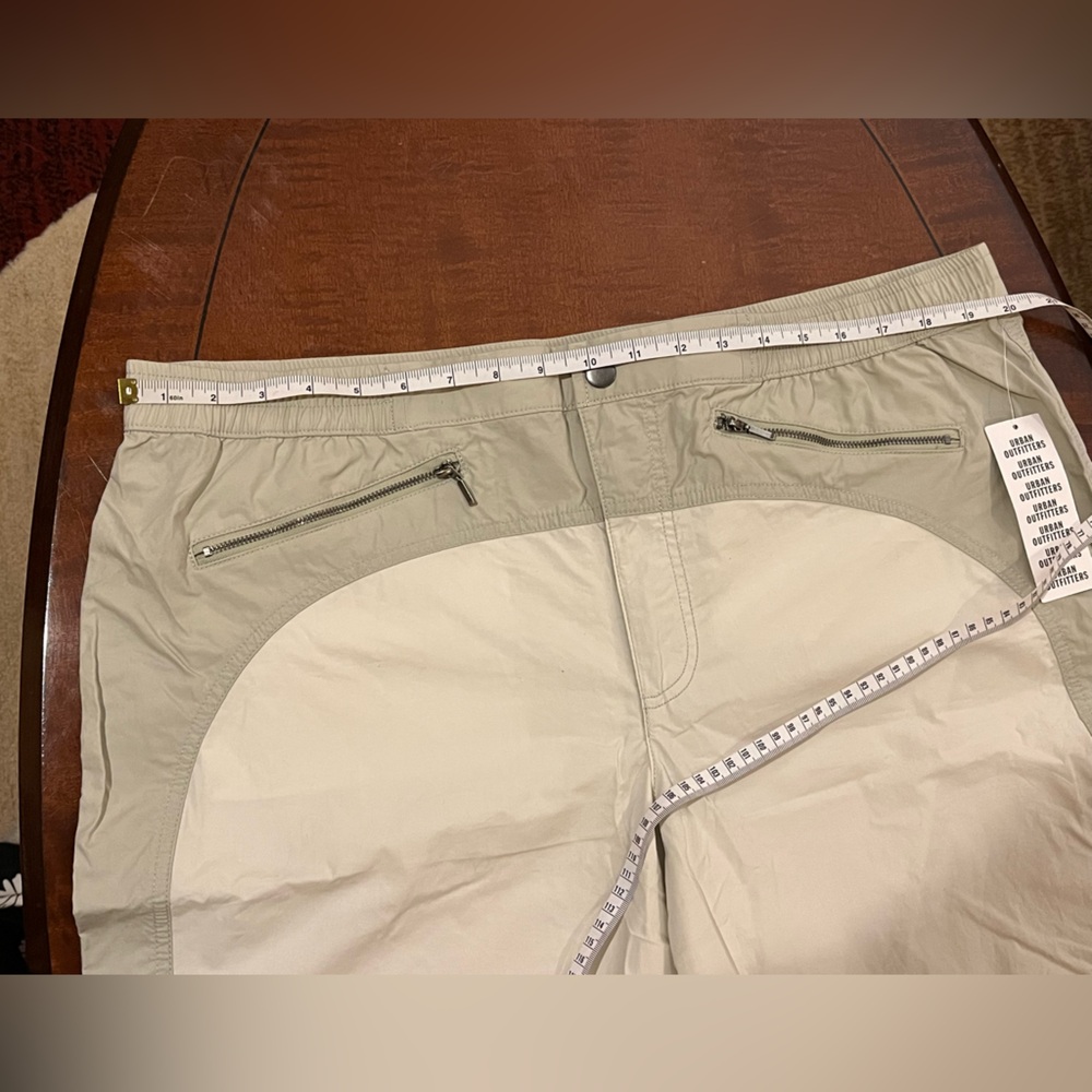 Urban Outfitters windbreaker wide leg pants, elastic waist. Green & ivory. XXL - Picture 11 of 16